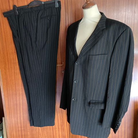 Frislid dress str 54 b2(normal) (xl) sort med brune pin striper