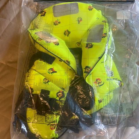 Ubrukt redningsvest ( Baltic Lifejackets Sweden) 15-30 kilo