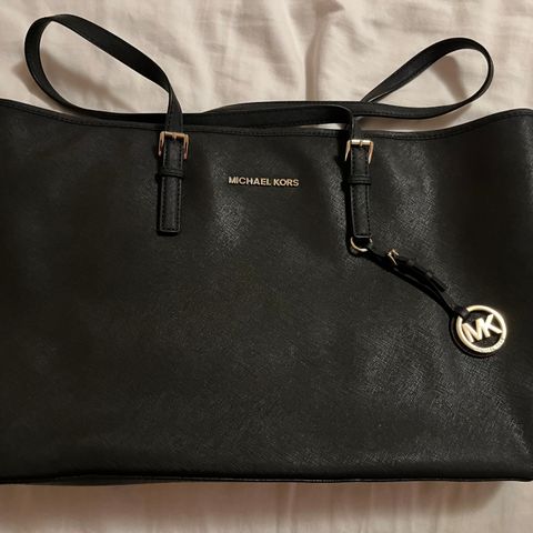 Ny pris! Michael Kors sort veske