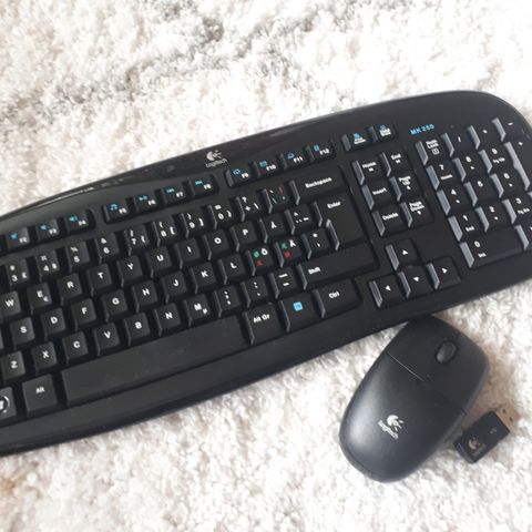 Trådløs tastatur og mus