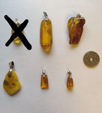 Several Baltic Amber pendants (also with rare inclusions, ekte rav)