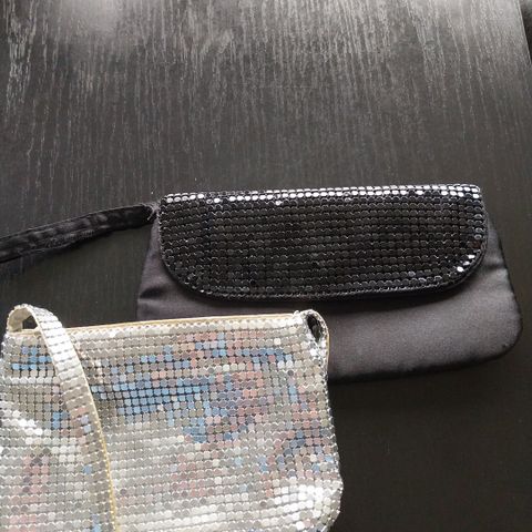 2 stk clutch vesker ,1 svart og en sølv selges samlet 60kr