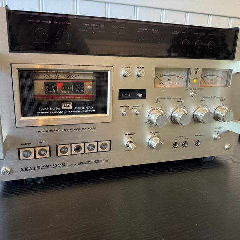 Akai GXC-570D Kassettspiller + ca 600 kassetter - endel uåpnede.