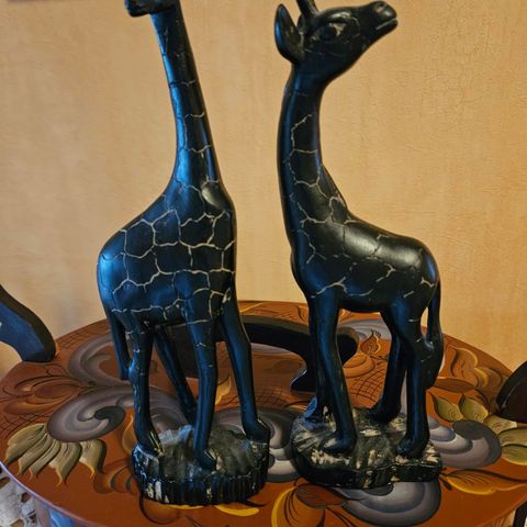 Giraff-figurer til salgs