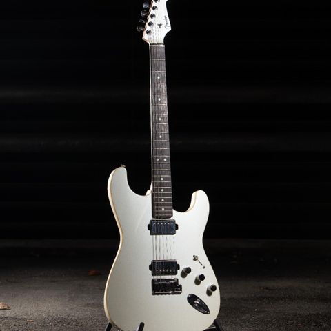 Fender MIJ Modern Stratocaster