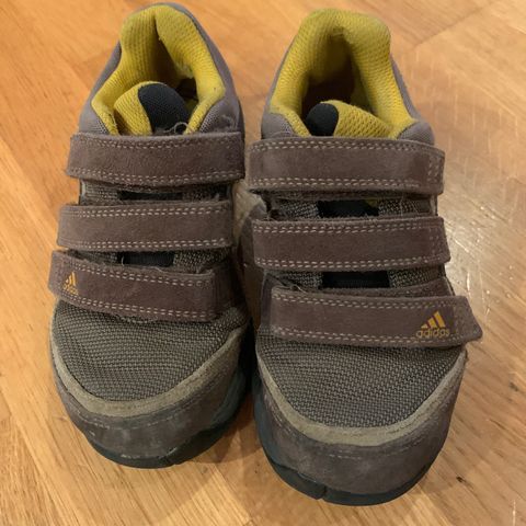 Adidas sko str 30