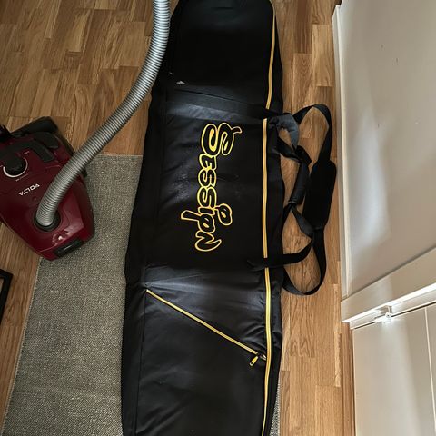 Snowboard bag