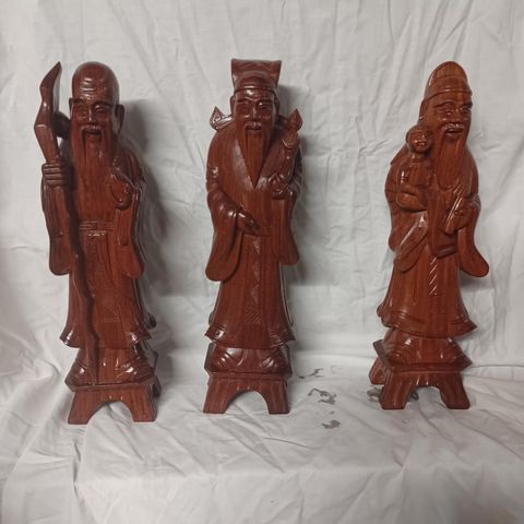 Kinesiske figurer i tre