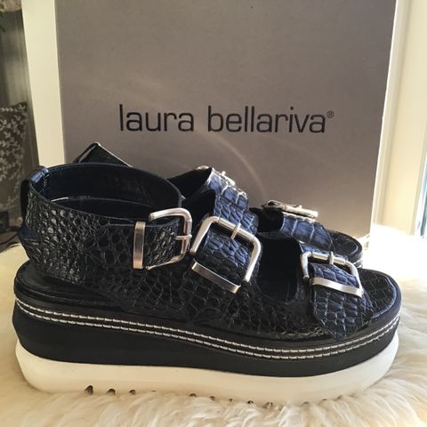 LAURA BELLARIVA sandaler, str 38.5 / NYPRIS KR 3100