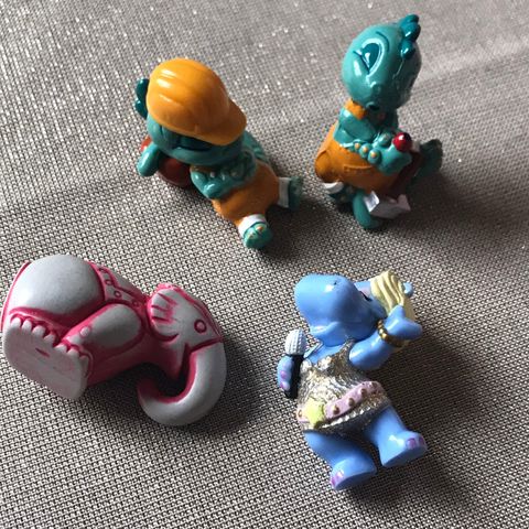 Kindereggfigurer flodhest dinosaur elefant