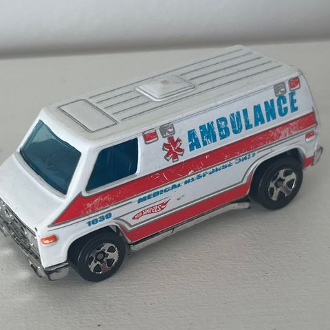 Hot Wheels Van Ambulance 2003