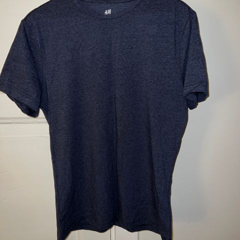 H&M crewneck t shirt  slimfit str L