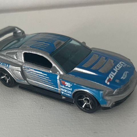 Hot Wheels 2012 Ford Mustang Custom