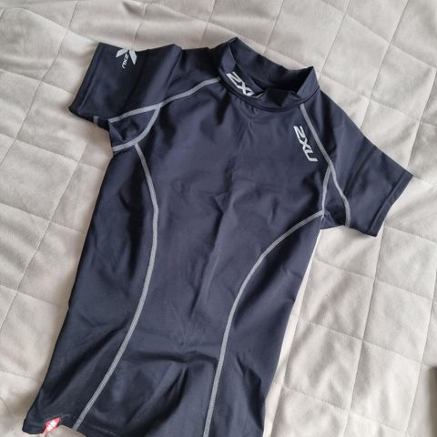 2XU compression top