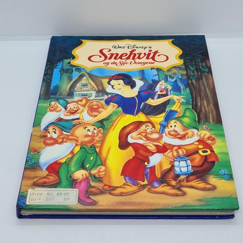 Snehvit og de Syv dvergene. Walt Disney bok