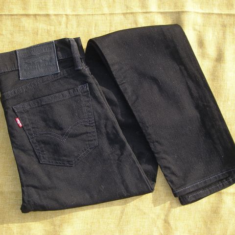 Levis 510 svarte jeans str W28 L32 (målt lengde L30-31) - svært pent brukt