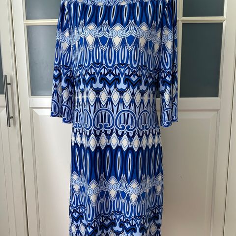 Donna Morgan blå hvit kjole str 12/40 medium god stand selges