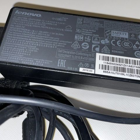 Lenovo AC Adapter / strømadapter / 20V 4.5A / Adlx90 / flat tip