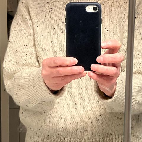 Hjemmestrikket genser , Louvre sweater fra PetiteKnit