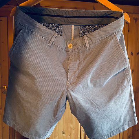 Tommy Hilfiger short 31 eller ca Medium