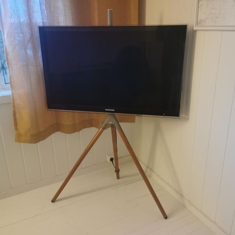 Samsung LED TV 40" på Stativ