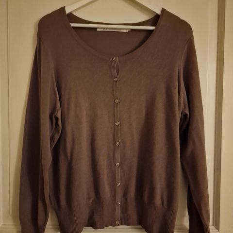 Str S (42/44) beige cardigan fra Zizzi