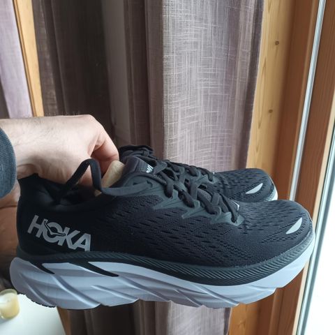 Hoka Clifton 8. Str. 40 2/3.