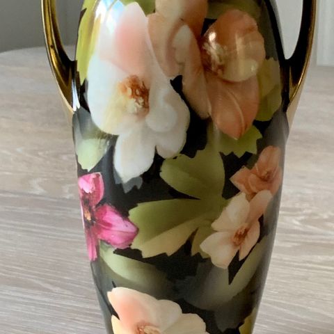 Vase med håndtak  fra Suhl RS