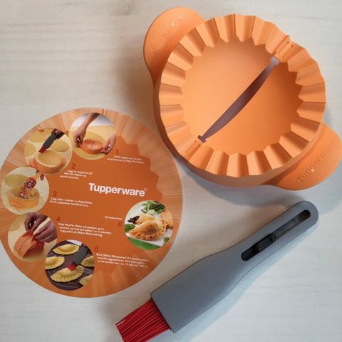 Tupperware Mini Pie Maker & Silikon Bakepensel