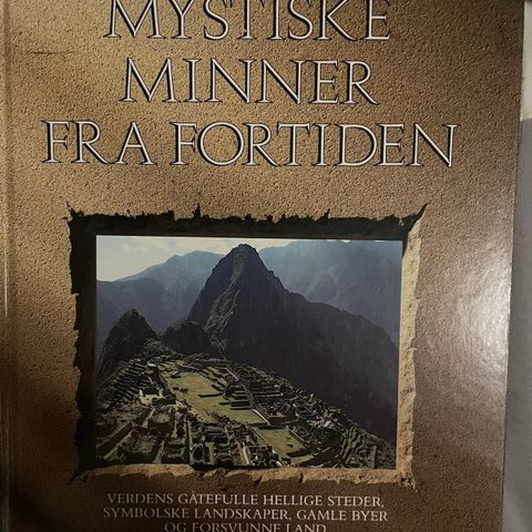 Bok. Mystiske minner ifra fortiden.