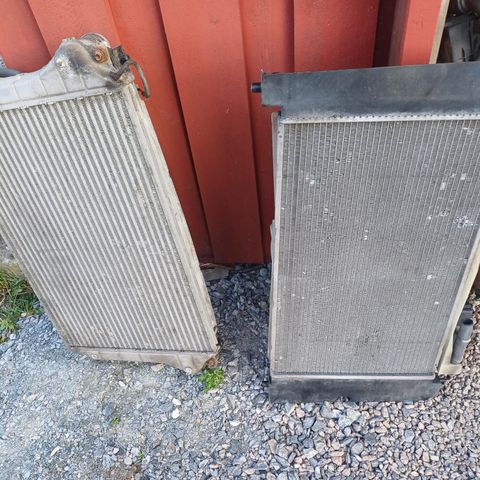 Radiator til toyota avensis