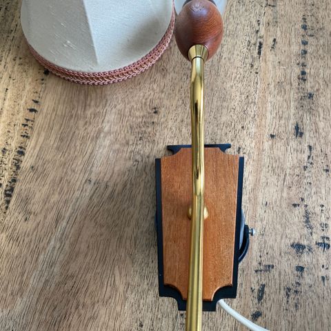 Sego vintage teak vegglampe