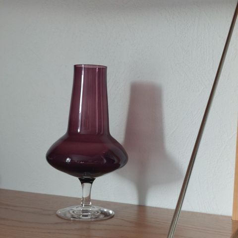 Retro vase kunstglass rosa-lilla