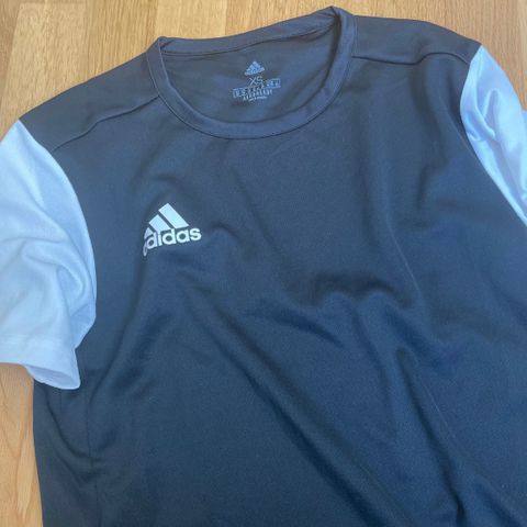 Adidas treningsskjorte str xs