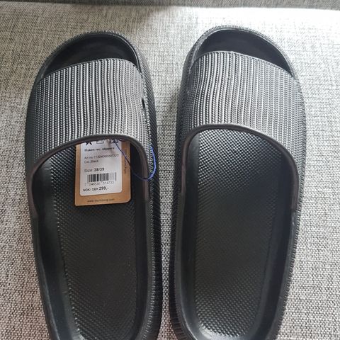 Helt nye Sandaler