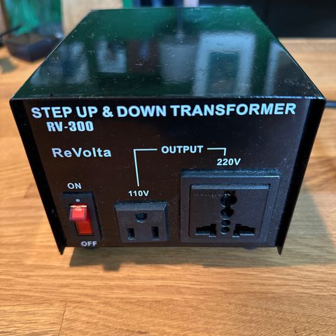 Step-up & down Transformer - 230v/110v - 300W peak