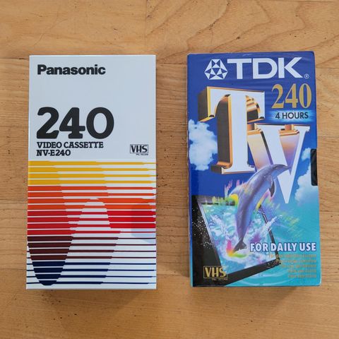 VHS kassetter selges