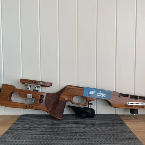 Bear M4 N14 Walnut Skiskytterskjefte (Stock til Anschutz Fortner)