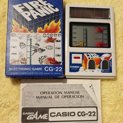 Casio Fire Panic Electronic Game CG-22-meget pent med eske+manual (testet ok)