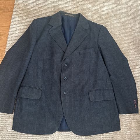 Pent brukt blazer str M - 55% ull - kun 149kr