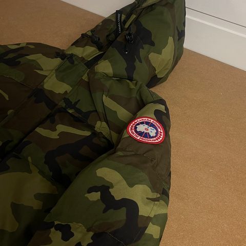 Canada Goose Macmillan Camo Jakke for Menn - Str. XL