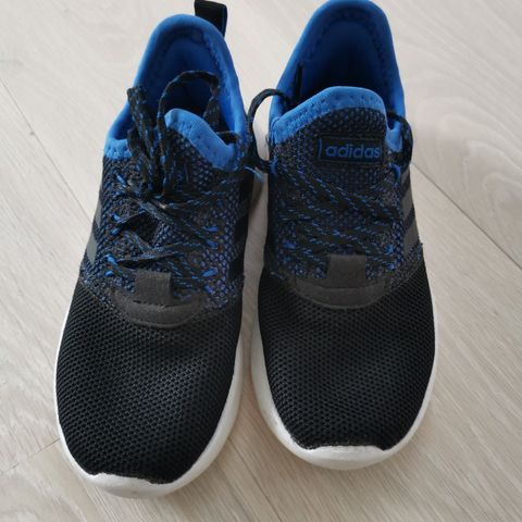 Veldig pent brukt Adidas joggesko str 31.5