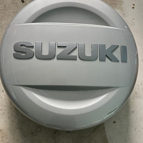 Reservehjul cover sølvfarget Suzuki grand vitara,noen bruksmerker 600,-