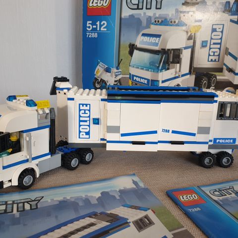 Lego City stor politilastebil / mobil politistasjon