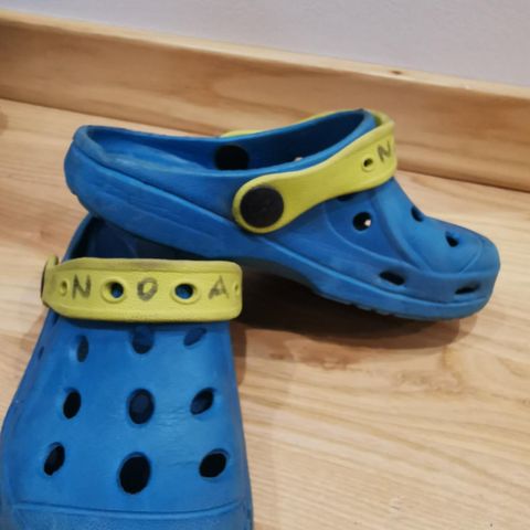 Crocs str. 27