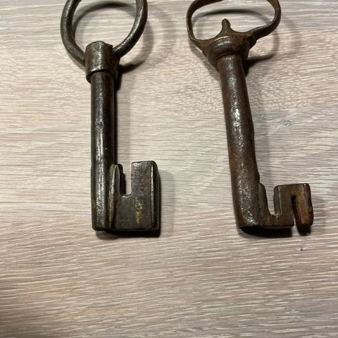 2 gamle nøkler