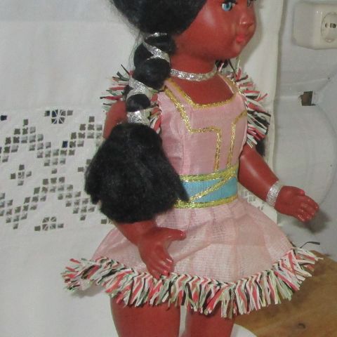 Anne Lise dukker fra ca. 1960 tallet. 4 stk. + en annen dukke i celluloid.