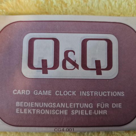 Manual til 80-talls håndholdt spill: Q&Q FLYING SAUCER LCD Card Game Clock