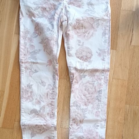 Blomstrete bukse fra Zara str 164