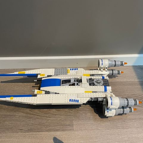 Rebel U-Wing Fighter 75155